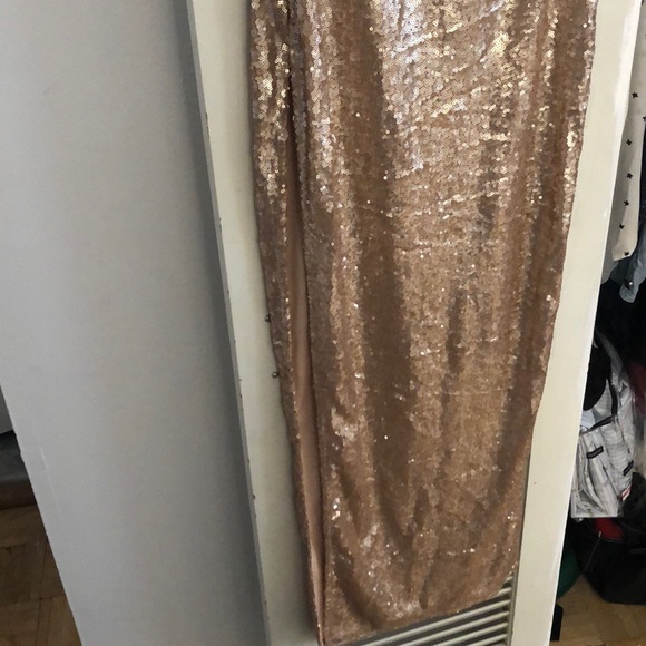 Pretty Little Thing NWT Rose gold sequins - Picture 3 of 8